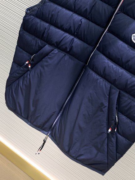 Moncler - Мужской жилет пуховик TI_2211MO10