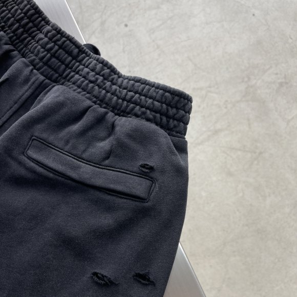 Givenchy - Мужские шорты TJ_0804GI9 Givenchy - Мужские шорты TJ_0804GI9