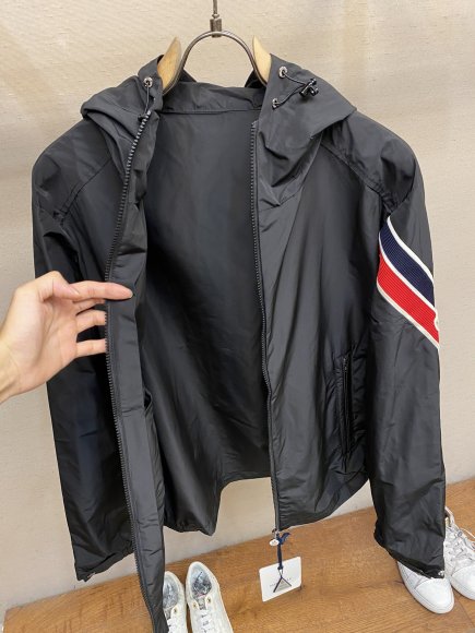 Moncler - Мужская куртка ветровка куртка DZ_0908MO4