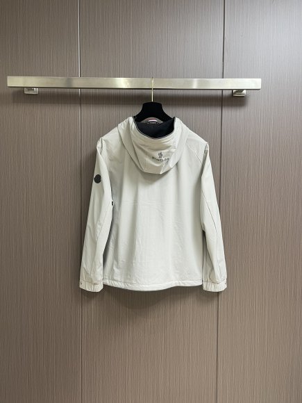 Moncler - Мужская куртка ветровка DZ_0908MO6