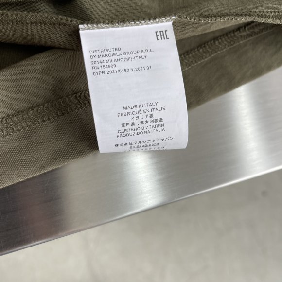 Maison Margiela MM6 - Мужская футболка майка TJ_0507MA5 Maison Margiela MM6 - Мужская футболка майка TJ_0507MA5