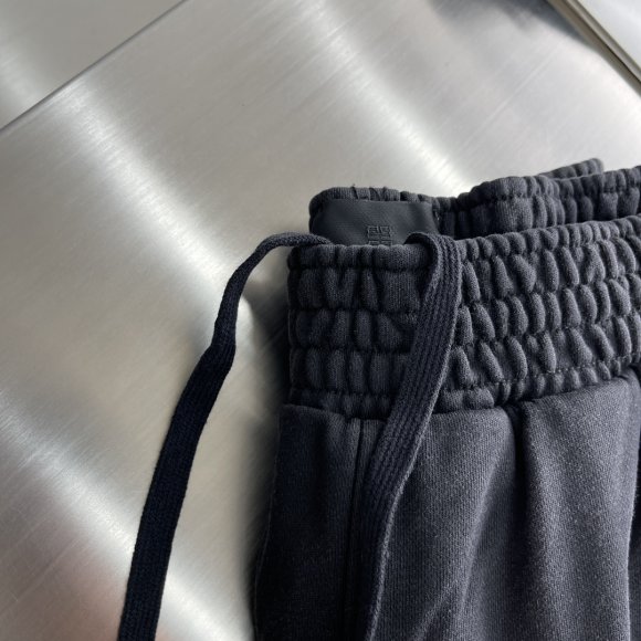 Givenchy - Мужские двухслойные шорты DZ_0306GI2 Givenchy - Мужские двухслойные шорты DZ_0306GI2