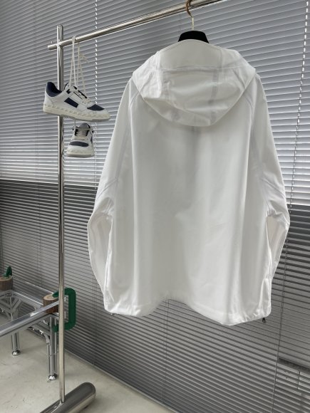 Givenchy - Мужская куртка ветровка DZ_0908GI12 Givenchy - Мужская куртка ветровка DZ_0908GI12