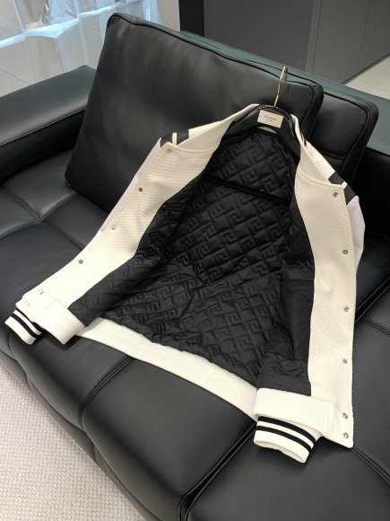 Givenchy - Мужская куртка ветровка бомбер TI_3009GI9 Givenchy - Мужская куртка ветровка бомбер TI_3009GI9