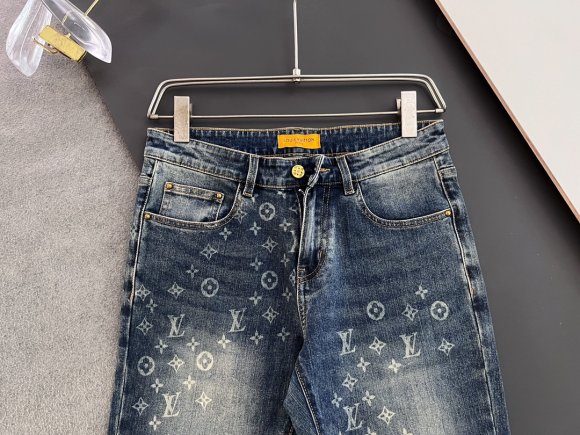 Louis Vuitton - Мужские штаны джинсы DF_0807LV4