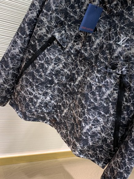 Louis Vuitton - Мужская куртка ветровка TI_1709LV1