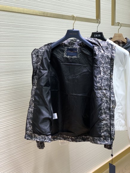 Louis Vuitton - Мужская куртка ветровка TI_1709LV1