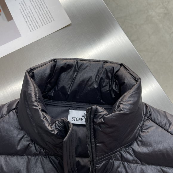 Stone Island - Мужской жилет пуховик TJ_1012SI6