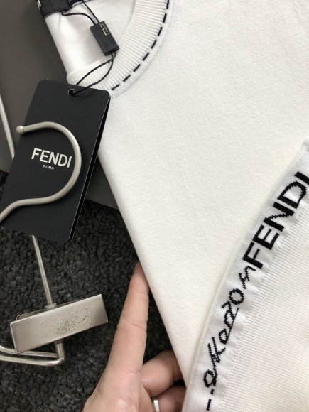 Fendi - Мужская трикотажная футболка майка DF_2407FE20 Fendi - Мужская трикотажная футболка майка DF_2407FE20