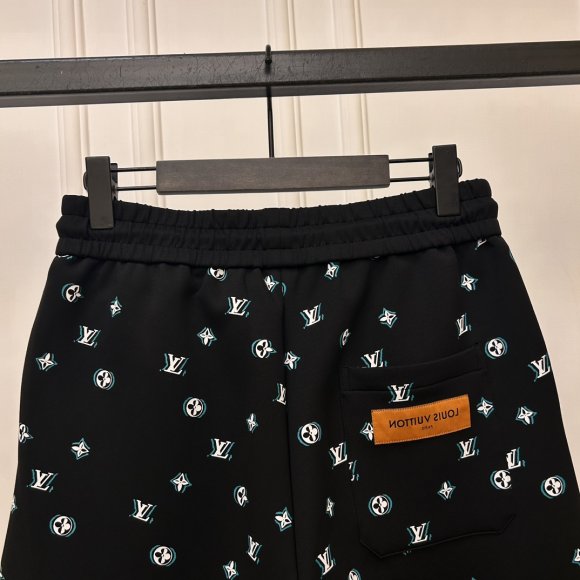 Louis Vuitton - Мужские шорты KN_2406LV11