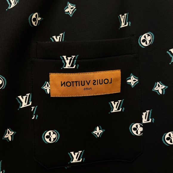 Louis Vuitton - Мужские шорты KN_2406LV11