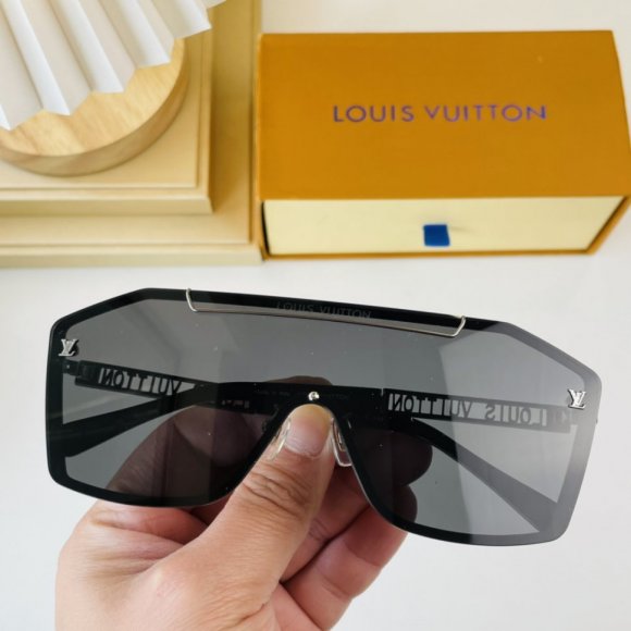 LOUIS VUITTON очки K2_2802LV18