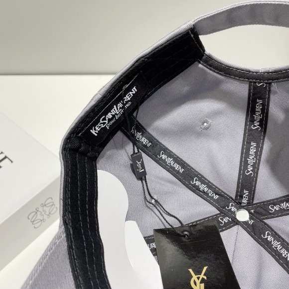 Saint Laurent - Бейсболка кепка AO_2004SL6