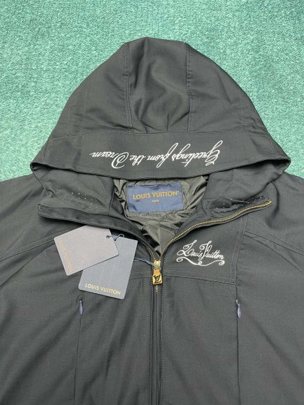 Louis Vuitton - Мужская куртка ветровка парка DZ_2907LV4