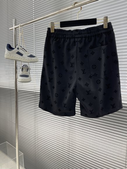 Louis Vuitton - Мужские шорты TJ_0506LV2